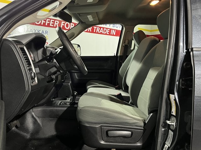 2016 RAM 3500 5.7L 8 Cyl 4WD Crew Cab 169" Tradesman