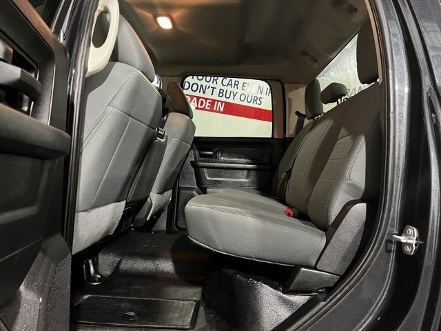 2016 RAM 3500 5.7L 8 Cyl 4WD Crew Cab 169" Tradesman