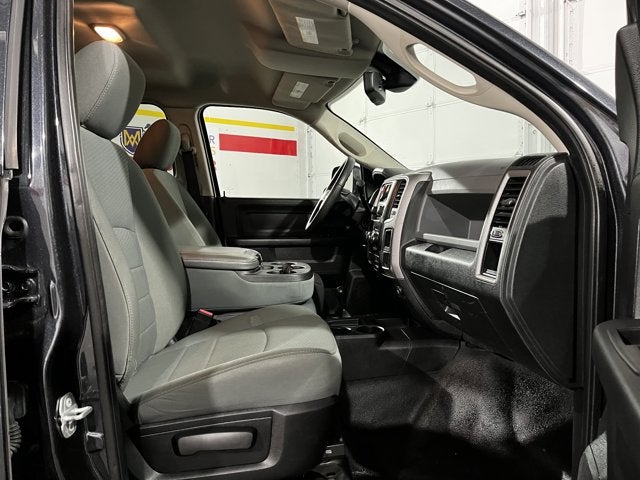 2016 RAM 3500 5.7L 8 Cyl 4WD Crew Cab 169" Tradesman