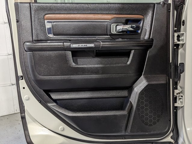 2017 RAM 3500 6.7L 6 Cyl Turbo Diesel Laramie 4x4 Crew Cab 8' Box