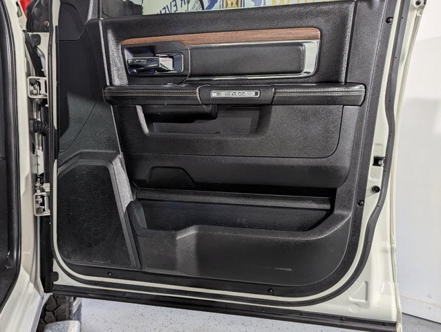 2017 RAM 3500 6.7L 6 Cyl Turbo Diesel Laramie 4x4 Crew Cab 8' Box