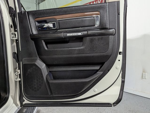 2017 RAM 3500 6.7L 6 Cyl Turbo Diesel Laramie 4x4 Crew Cab 8' Box