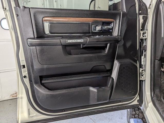 2017 RAM 3500 6.7L 6 Cyl Turbo Diesel Laramie 4x4 Crew Cab 8' Box