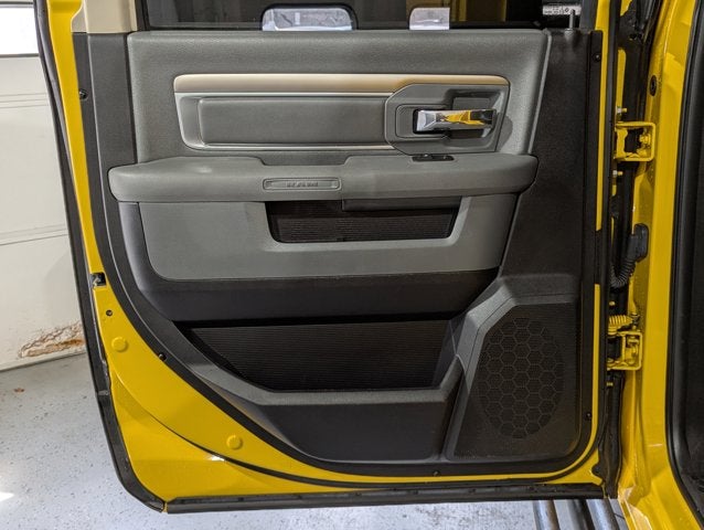 2016 RAM 1500 5.7L 4WD 4WD Crew Cab 140.5" Big Horn