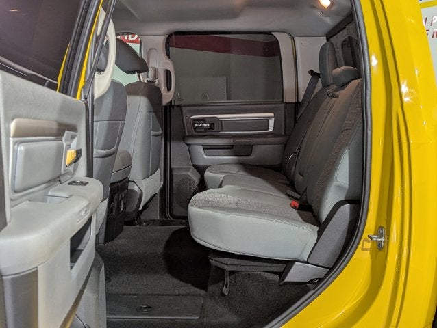 2016 RAM 1500 5.7L 4WD 4WD Crew Cab 140.5" Big Horn