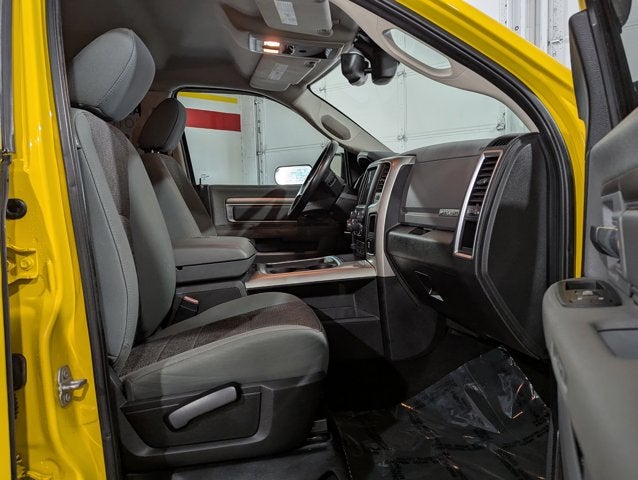 2016 RAM 1500 5.7L 4WD 4WD Crew Cab 140.5" Big Horn