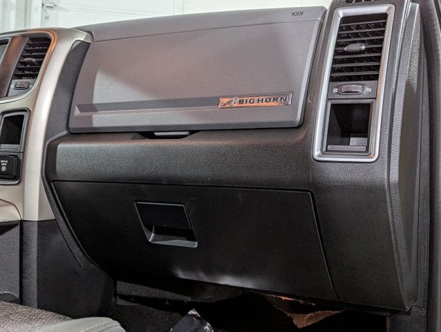 2016 RAM 1500 5.7L 4WD 4WD Crew Cab 140.5" Big Horn