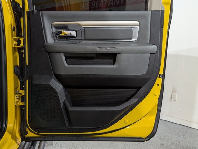 2016 RAM 1500 5.7L 4WD 4WD Crew Cab 140.5" Big Horn