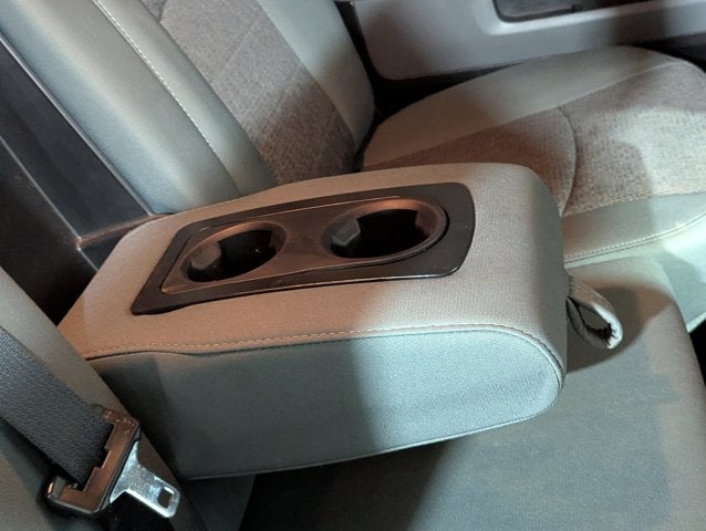 2016 RAM 1500 5.7L 4WD 4WD Crew Cab 140.5" Big Horn