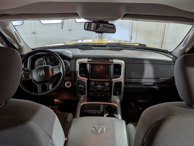 2016 RAM 1500 5.7L 4WD 4WD Crew Cab 140.5" Big Horn