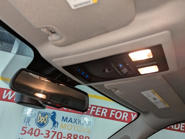 2016 RAM 1500 5.7L 4WD 4WD Crew Cab 140.5" Big Horn