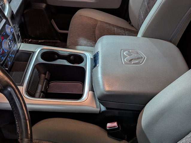 2016 RAM 1500 5.7L 4WD 4WD Crew Cab 140.5" Big Horn