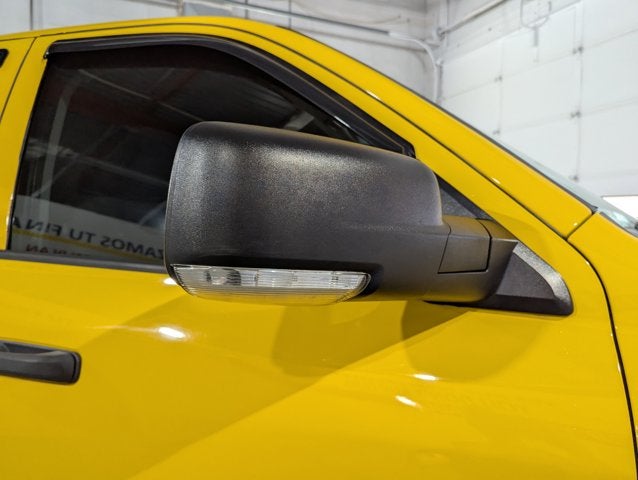 2016 RAM 1500 5.7L 4WD 4WD Crew Cab 140.5" Big Horn