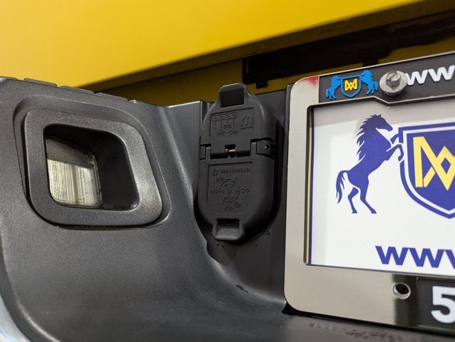 2016 RAM 1500 5.7L 4WD 4WD Crew Cab 140.5" Big Horn