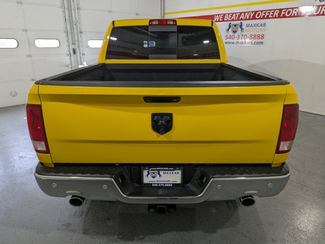 2016 RAM 1500 5.7L 4WD 4WD Crew Cab 140.5" Big Horn