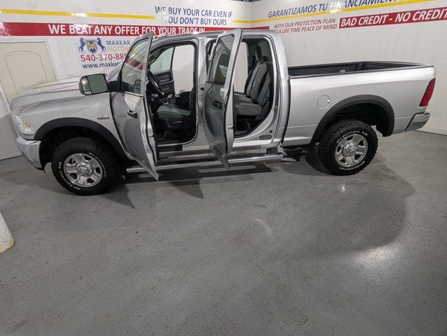 2018 RAM 2500 6.4L 8 Cyl Tradesman 4x4 Crew Cab 6'4" Box