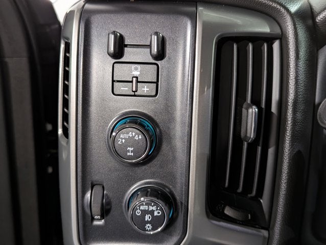 2018 Chevrolet Silverado 1500 5.3L 8 Cyl Z71 4WD Crew Cab 143.5" LT w/2LT