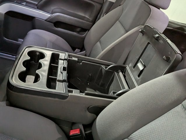 2018 Chevrolet Silverado 1500 5.3L 8 Cyl Z71 4WD Crew Cab 143.5" LT w/2LT