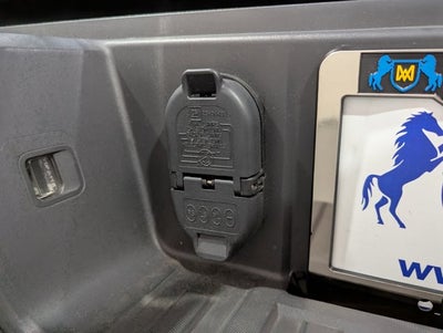 2018 Chevrolet Silverado 1500 5.3L 8 Cyl Z71 4WD Crew Cab 143.5" LT w/2LT