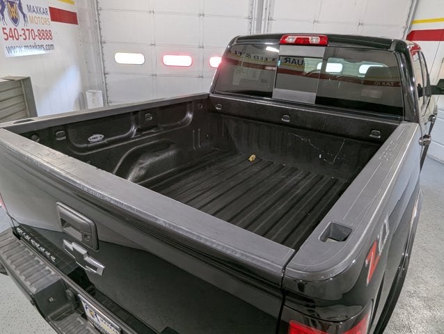 2018 Chevrolet Silverado 1500 5.3L 8 Cyl Z71 4WD Crew Cab 143.5" LT w/2LT