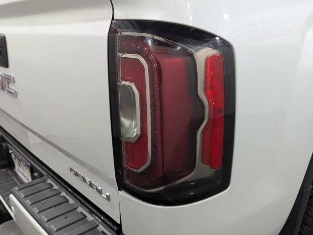 2018 GMC Sierra 1500 4WD Crew Cab 143.5" Denali