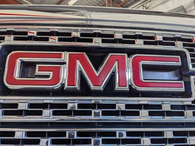 2018 GMC Sierra 1500 4WD Crew Cab 143.5" Denali