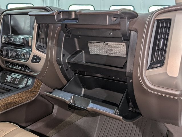 2017 GMC Sierra 1500 6.2L 8 Cyl 4WD Crew Cab 143.5" Denali