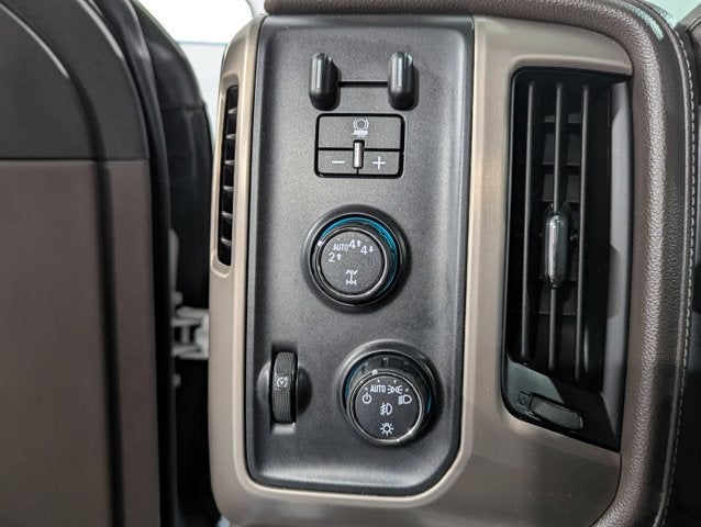 2017 GMC Sierra 1500 6.2L 8 Cyl 4WD Crew Cab 143.5" Denali