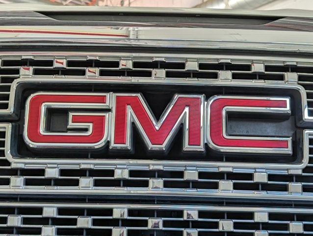 2017 GMC Sierra 1500 6.2L 8 Cyl 4WD Crew Cab 143.5" Denali