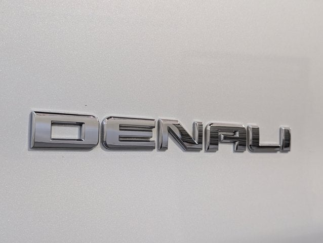 2017 GMC Sierra 1500 6.2L 8 Cyl 4WD Crew Cab 143.5" Denali