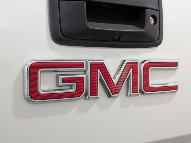 2017 GMC Sierra 1500 6.2L 8 Cyl 4WD Crew Cab 143.5" Denali