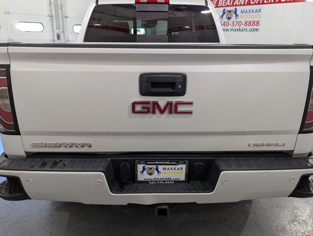 2017 GMC Sierra 1500 6.2L 8 Cyl 4WD Crew Cab 143.5" Denali