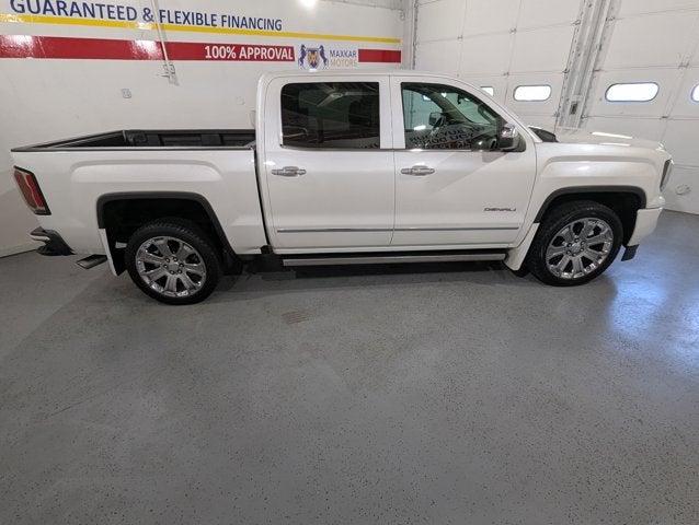 2017 GMC Sierra 1500 6.2L 8 Cyl 4WD Crew Cab 143.5" Denali