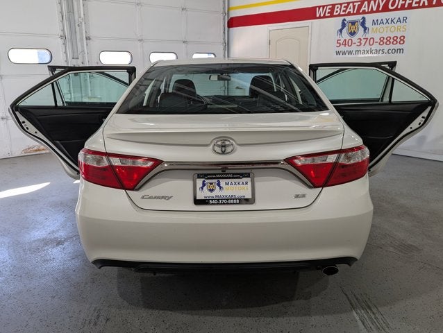 2016 Toyota Camry SE w/Special Edition Pkg