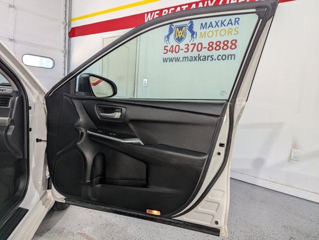 2016 Toyota Camry SE w/Special Edition Pkg