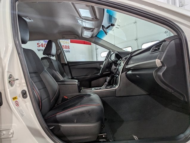 2016 Toyota Camry SE w/Special Edition Pkg