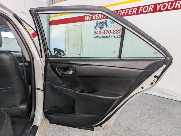 2016 Toyota Camry SE w/Special Edition Pkg