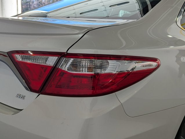 2016 Toyota Camry SE w/Special Edition Pkg