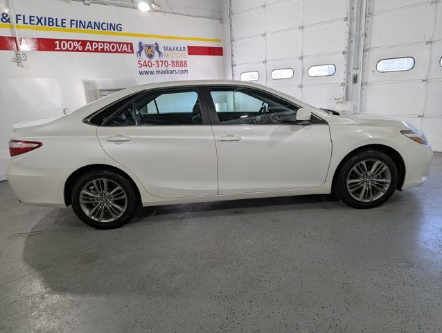 2016 Toyota Camry SE w/Special Edition Pkg