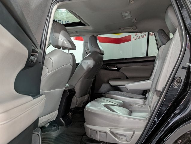 2023 Toyota Highlander 2.5L 4-Cyl, ECVT Hybrid XLE