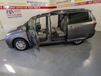 2017 Toyota Sienna 3.5L 6 Cyl XLE Premium FWD 8-Passenger