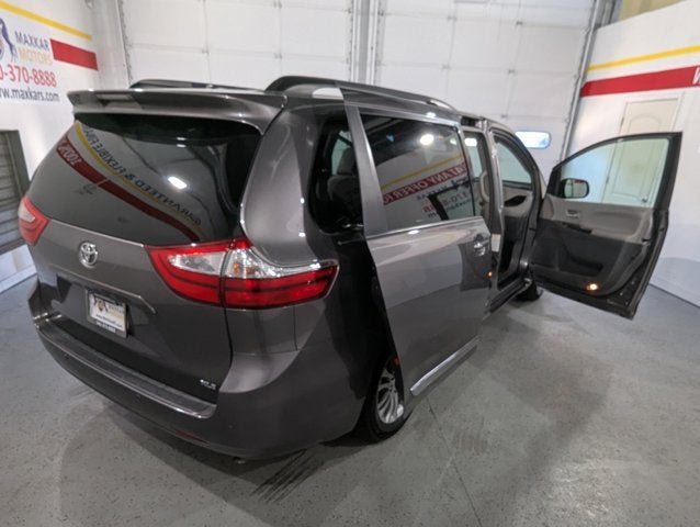 2017 Toyota Sienna 3.5L 6 Cyl XLE Premium FWD 8-Passenger