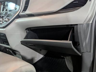 2017 Toyota Sienna 3.5L 6 Cyl XLE Premium FWD 8-Passenger