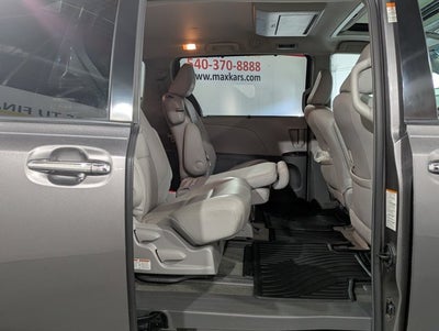 2017 Toyota Sienna 3.5L 6 Cyl XLE Premium FWD 8-Passenger