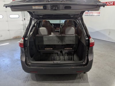2017 Toyota Sienna 3.5L 6 Cyl XLE Premium FWD 8-Passenger