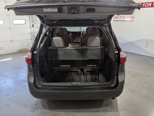 2017 Toyota Sienna 3.5L 6 Cyl XLE Premium FWD 8-Passenger