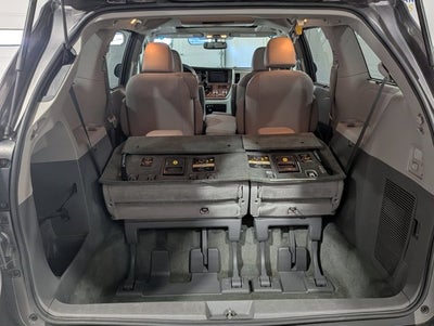 2017 Toyota Sienna 3.5L 6 Cyl XLE Premium FWD 8-Passenger
