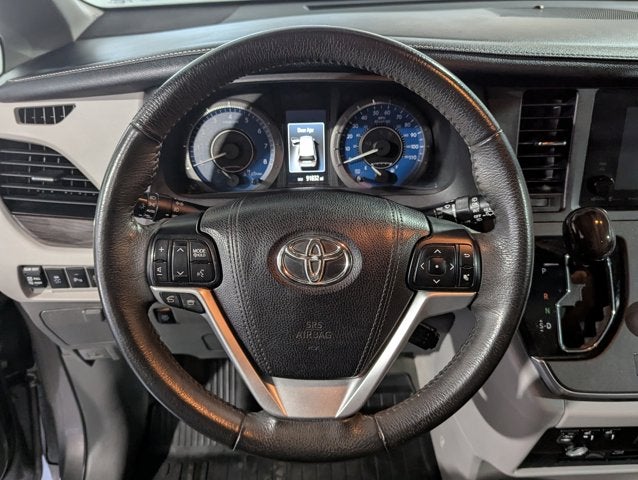 2017 Toyota Sienna 3.5L 6 Cyl XLE Premium FWD 8-Passenger