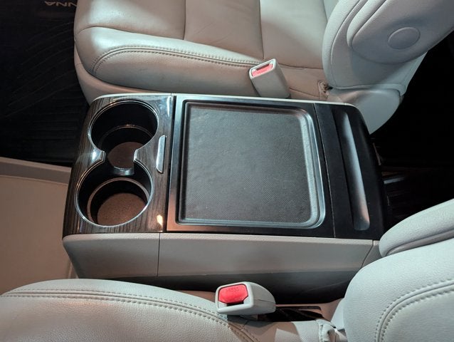 2017 Toyota Sienna 3.5L 6 Cyl XLE Premium FWD 8-Passenger