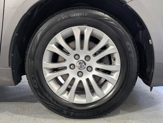 2017 Toyota Sienna 3.5L 6 Cyl XLE Premium FWD 8-Passenger